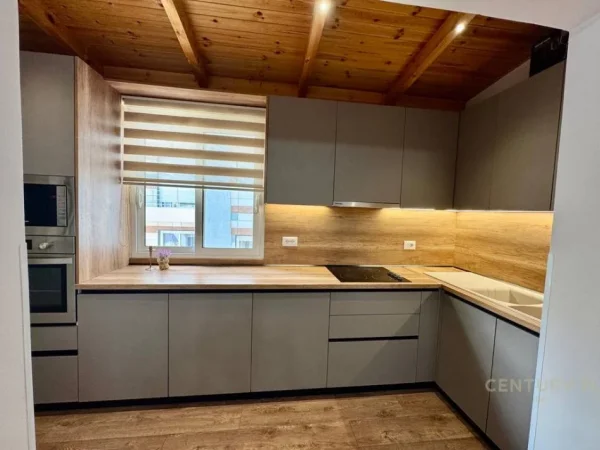 Tirane, jepet me qera apartament 2+1 Kati 3, 71 m² 700 € (Rruga Gjon Muzaku)