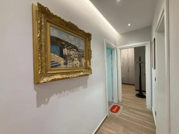 Tirane, jepet me qera apartament 2+1+Ballkon Kati 2, 120 m² 1.500 € (Rezidenca Sofia)