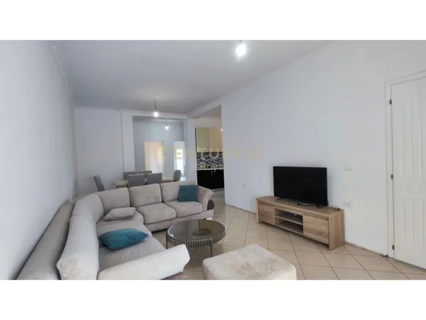 Tirane, jepet me qera ambjent biznesi Kati 3, 313 m² 1.500 € (Yzberisht)