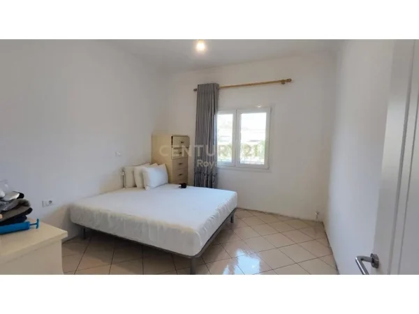 Tirane, jepet me qera ambjent biznesi Kati 3, 313 m² 1.500 € (Yzberisht)