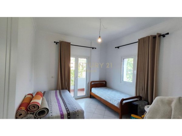 Tirane, jepet me qera ambjent biznesi Kati 3, 313 m² 1.500 € (Yzberisht)