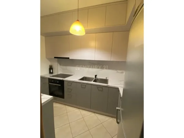 Tirane, jepet me qera apartament 2+1 Kati 6, 95 m² 700 € (Pallati me Shigjeta)