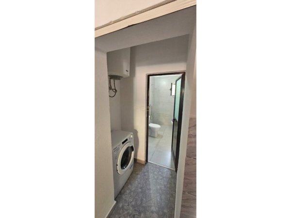 Tirane, jepet me qera apartament 1+1 Kati 1, 65 m² 450 € (Ish Parku)