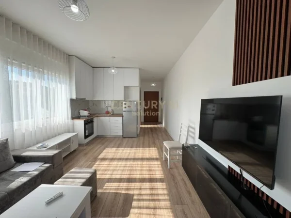Tirane, jepet me qera apartament 2+1 Kati 4, 94 m² 700 € (Liqeni Thate)