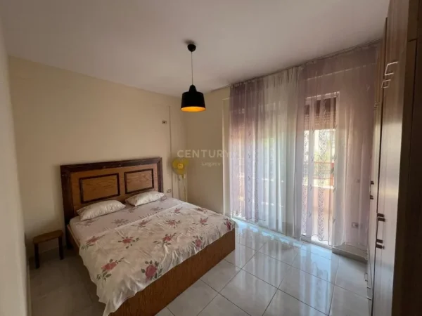 Tirane, jepet me qera apartament Kati 2, 75 m² 500 € (Fresku)