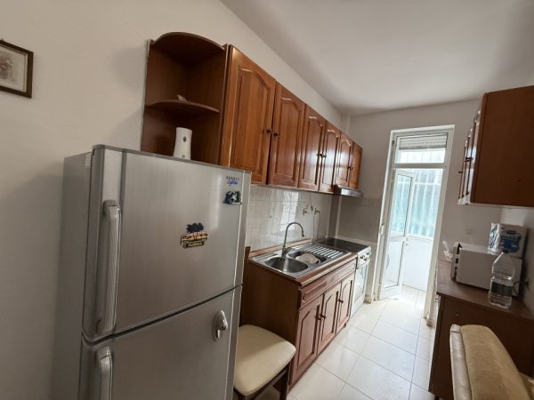 Jepet me qera apartament 1+1+Ballkon Te Vasil Shanto Kati 1, 68 m² 450 € (Vasil Shanto)