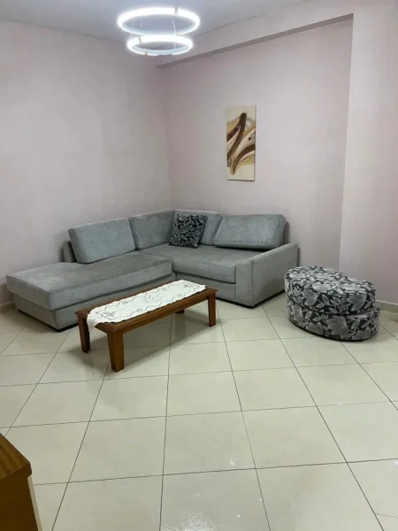 Tirane, jap me qera apartament 1+1+Ballkon , 70 m² 400 € (Teodor keko)