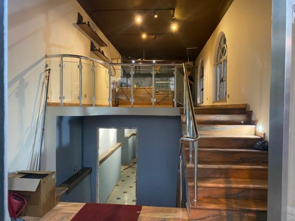 Tirane, shitet lokal Kati 0, 136 m² 187.000 € (ne Kombinat Tirane.)