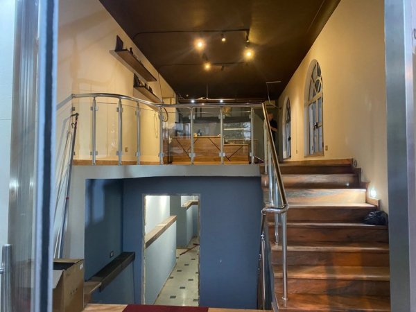 Tirane, shitet lokal Kati 0, 136 m² 187.000 € (ne Kombinat Tirane.)