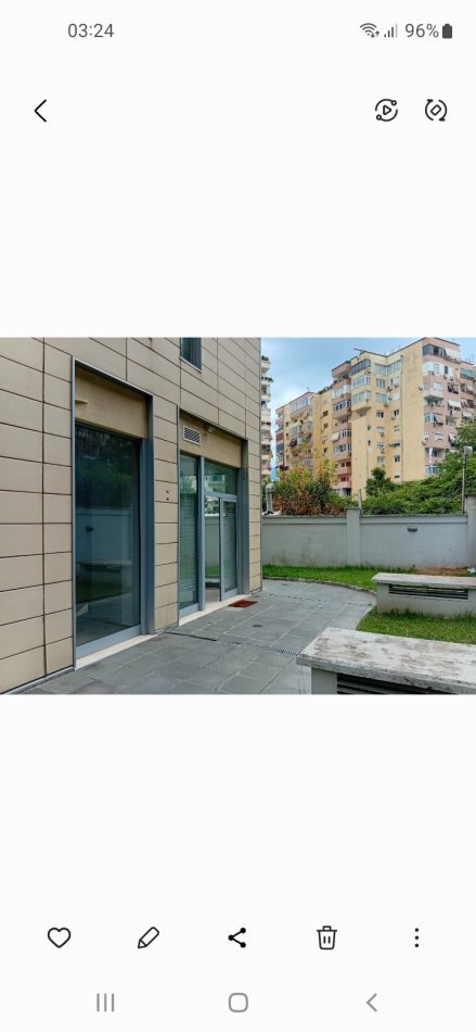 Tirane, jap me qera ambjent biznesi Kati 0, 70 m² 800 € 