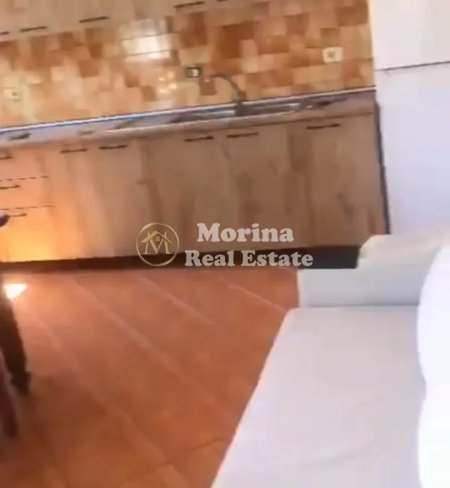 Tirane, jepet me qera shtepi 1+1 Kati 1, 65 m² 350 € (Porcelan)