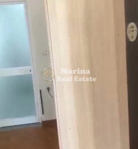 Tirane, jepet me qera shtepi 1+1 Kati 1, 65 m² 350 € (Porcelan)