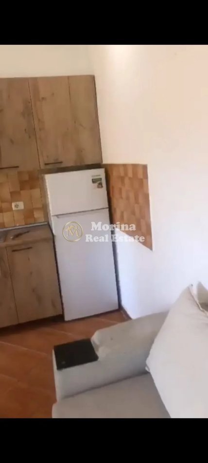 Tirane, jepet me qera shtepi 1+1 Kati 1, 65 m² 350 € (Porcelan)