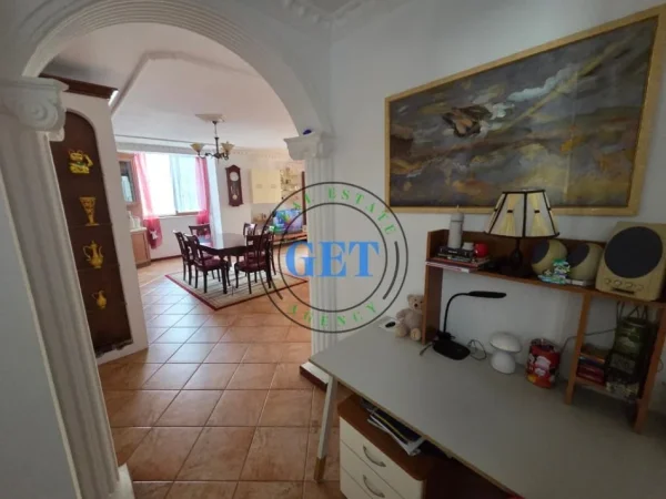 Durres, shitet apartament 3+1+Ballkon Kati 2, 144 m² 320.000 € (Vollga)