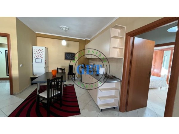 Durres, jepet me qera apartament 2+1+Ballkon Kati 11, 85 m² 350 € (Ish URT)