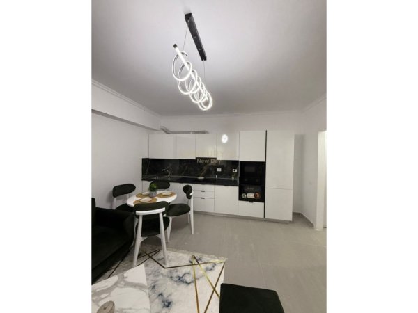 Durres, shitet apartament 1+1 Kati 1, 57 m² 77.000 € (Shkembi i Kavajes , Durres)