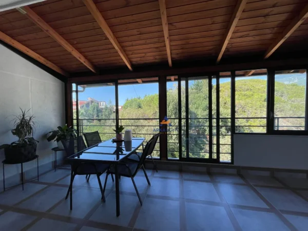 Tirane, jepet me qera apartament+verande | Penthouse 2+1+Ballkon , 187 m² 550 € (PRANE NEWS 24, SHKOZE)