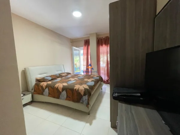 Tirane, jepet me qera apartament+verande | Penthouse 2+1+Ballkon , 187 m² 550 € (PRANE NEWS 24, SHKOZE)