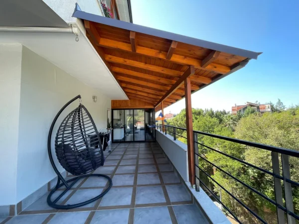 Tirane, jepet me qera apartament+verande | Penthouse 2+1+Ballkon , 187 m² 550 € (PRANE NEWS 24, SHKOZE)