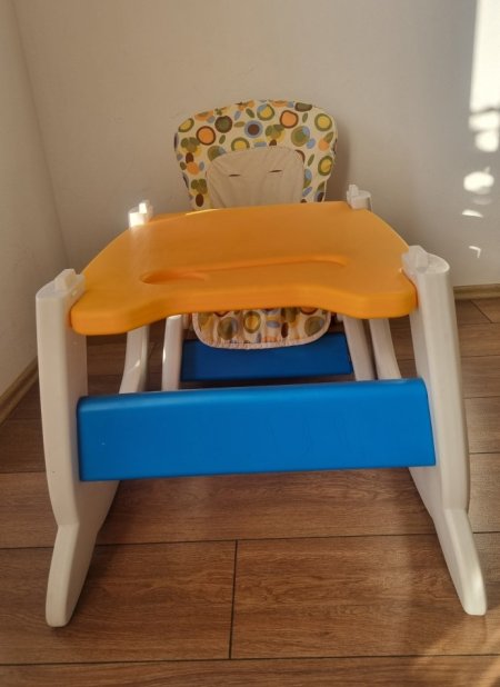 Tirane, shes Karrige ushqimi per femije 2/1 , 75 €