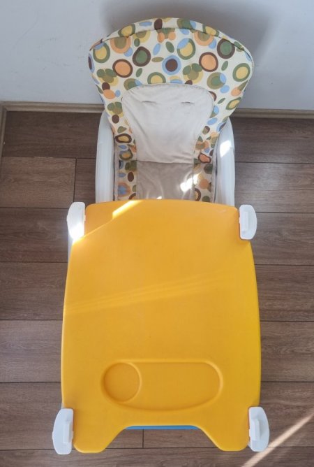 Tirane, shes Karrige ushqimi per femije 2/1 , 75 €