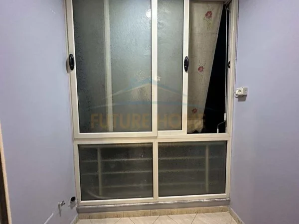 Tirane, jepet me qera apartament 2+1+Ballkon Kati 8, 90 m² 600 € 