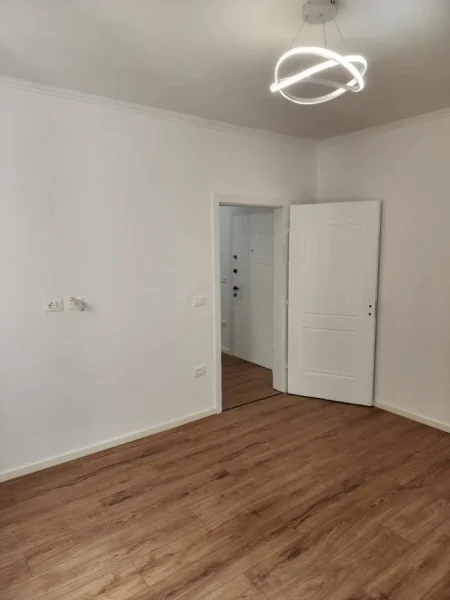 Tirane, shitet apartament 1+1 Kati 4, 51 m² 95.000 € (Xhamlliku)