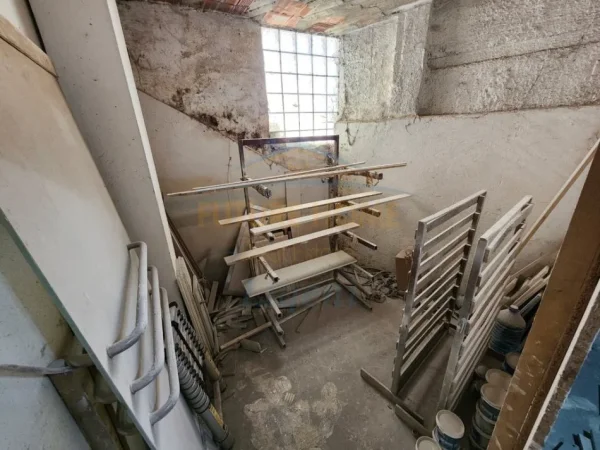 0683487469 Tirane, jepet me qera ambjent biznesi Kati 0, 218 m² 500 € (Alidemi , Prane Mangalem)