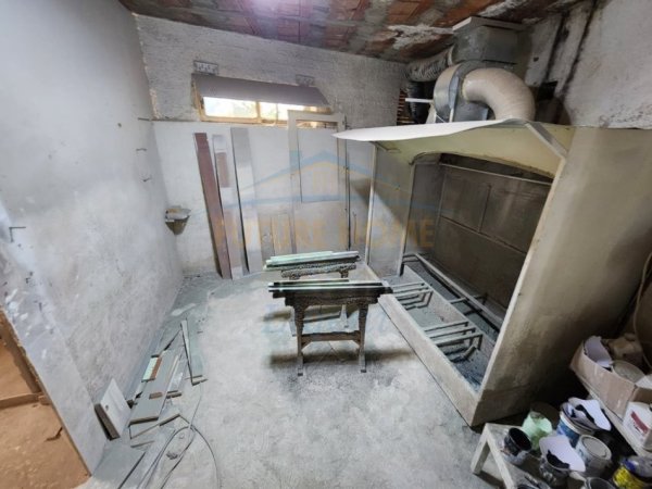 0683487469 Tirane, jepet me qera ambjent biznesi Kati 0, 218 m² 500 € (Alidemi , Prane Mangalem)