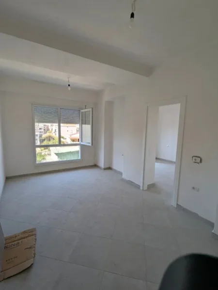 Tirane, shes apartament 2+1 Kati 2, 95 m² 190.000 € (Xhamlliku)