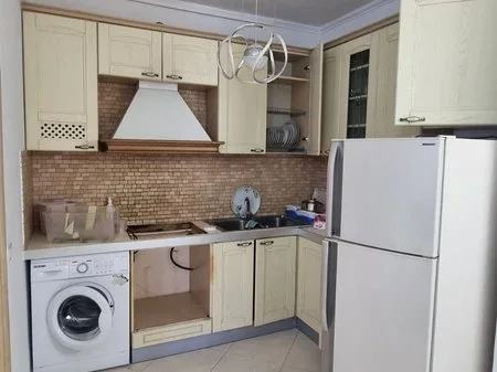 Tirane, jepet me qera apartament 2+1 Kati 2, 77 m² 600 € (Stacioni i trenit)