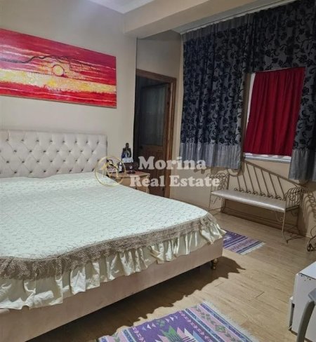 Tirane, jepet me qera apartament 3+1 Kati 2, 138 m² 500 € (Vilat Gjermane)