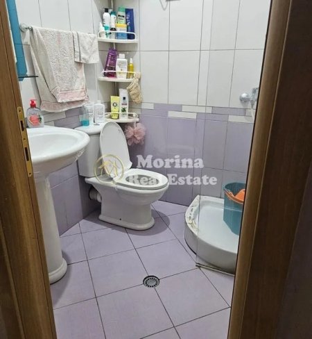 Tirane, jepet me qera apartament 3+1 Kati 2, 138 m² 500 € (Vilat Gjermane)
