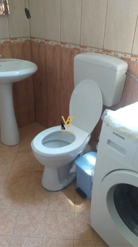 Tirane, jepet me qera Vile 4+1+Ballkon Kati 0, 228 m² 820 € (MISTO MAME)