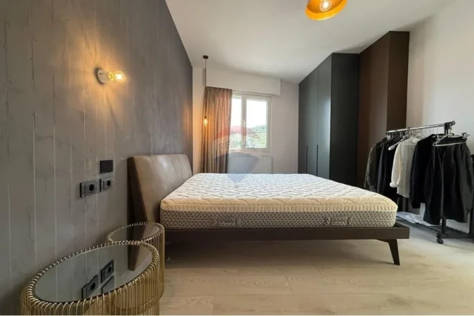 Tirane, shitet apartament 2+1+Ballkon , 130 m² 255.000 € 