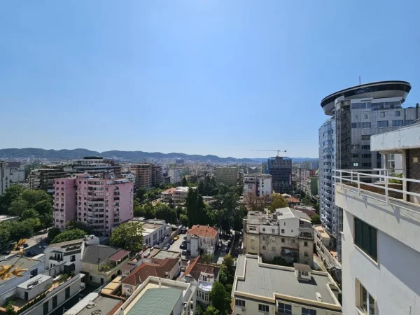 Tirane, shitet apartament 2+1+Ballkon , 277 m² 900.000 € (Kullat Binjake)