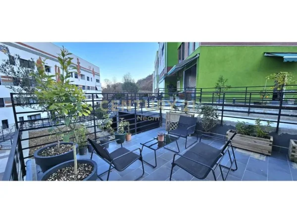 Tirane, jepet me qera apartament 2+1+Aneks+Ballkon Kati 2, 61 m² 1.000 € (Neom121376)