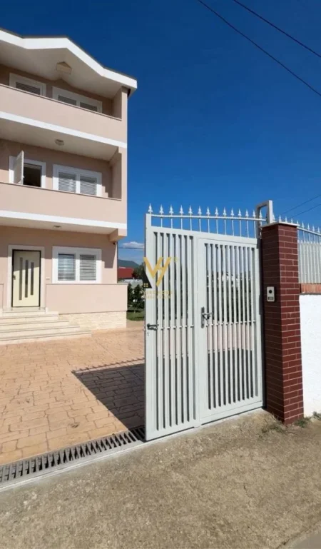 Tirane, jepet me qera Vile 3 Katshe Kati 0, 255 m² 1.800 € (FARKE)