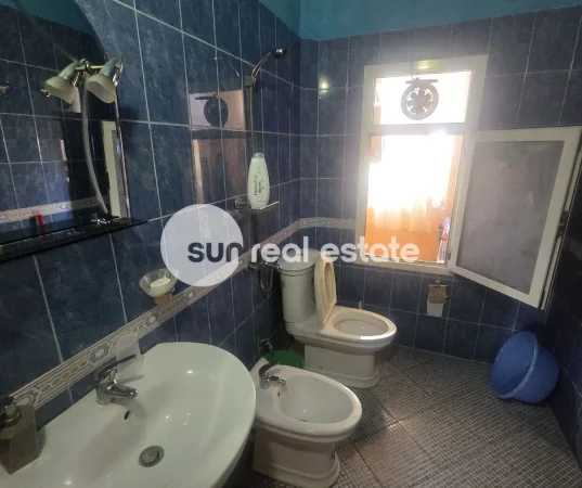 Shkoder, shitet apartament 2+1+Ballkon Kati 5, 70 m² 55.000 € (PERBALLE VORREVE KATOLIKE)