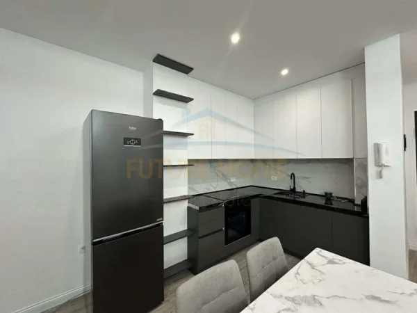 0683487469 Tirane, jepet me qera apartament 2+1+Parkim Kati 8, 91 m² 600 € (Astir , Prane Viles L)