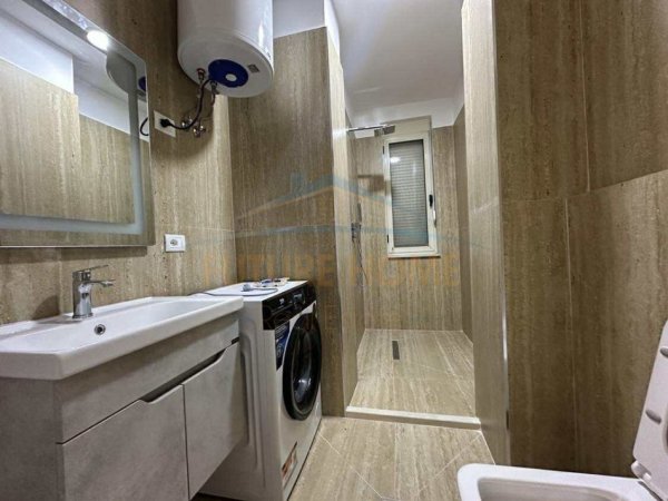0683487469 Tirane, jepet me qera apartament 2+1+Parkim Kati 8, 91 m² 600 € (Astir , Prane Viles L)
