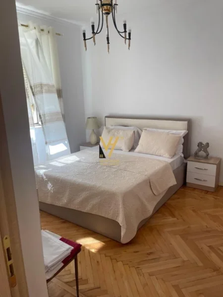 Tirane, jepet me qera apartament 1+1+Ballkon Kati 3, 63 m² 600 € (MYSLYM SHYRI)
