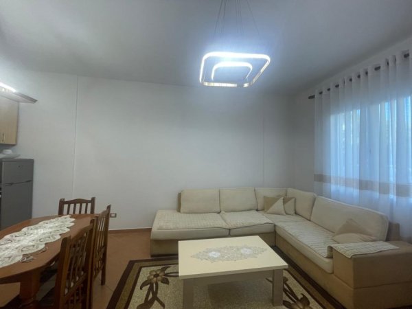 Tirane, jepet me qera apartament 1+1+Ballkon Kati 1, 60 m² 500 € (Inxhinieria e Ndertimit)