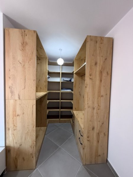 Tirane, jepet me qera apartament 2+1 Kati 4, 115 m² 580 € (Ali Dem)