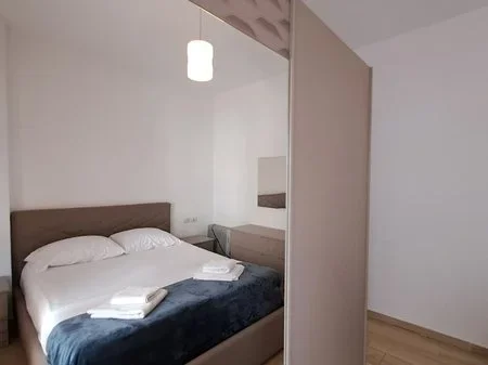 Tirane, jepet me qera apartament 2+1+2+Ballkon Kati 1, 85 m² 700 € (Don Bosko)