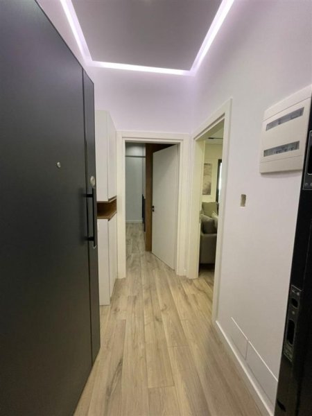 Tirane, jepet me qera apartament 1+1 Kati 8, 75 m² 850 € (SQUARE 21)