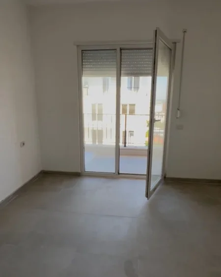 Tirane, shitet apartament 3+1 , 153 m² 122.400 € 
