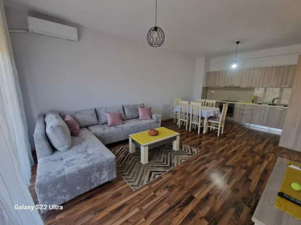 Tirane, jepet me qera apartament 2+1+Ballkon Kati 6, 110 m² 650 € (GREEN CITY ASTIR)