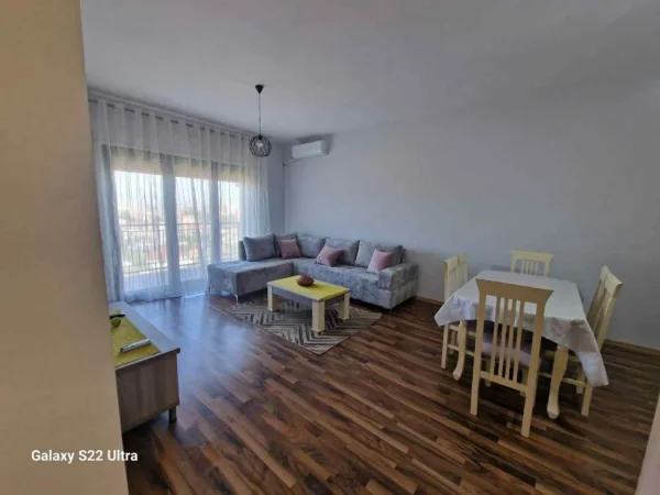 Tirane, jepet me qera apartament 2+1+Ballkon Kati 6, 110 m² 650 € (GREEN CITY ASTIR)