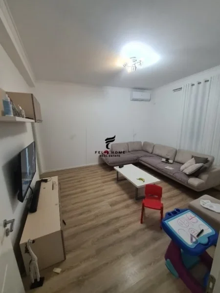 Tirane, shitet Vile 4+1 , 158 m² 270.000 € (RRUGA ELBASANIT)